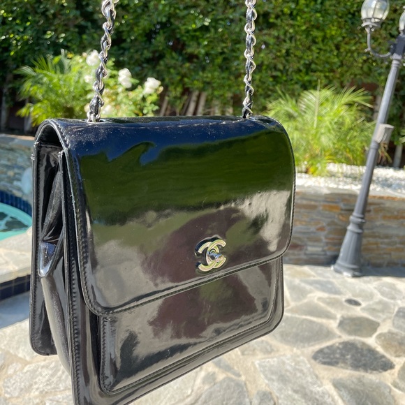 CHANEL Vintage Patent Leather Flap CC Bag AUTHENTIC in great condition! - Picture 12 of 16